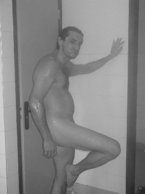 Si en plus on ne peut plus pisser sous les douches tranquile .....